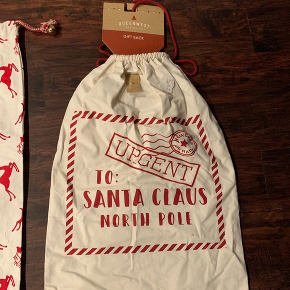 All NWT except one which is NWOT never used all XL Xmas sacks - Picture 4 of 5